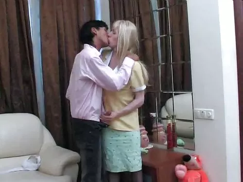 Fata, iubitoare sex  ...