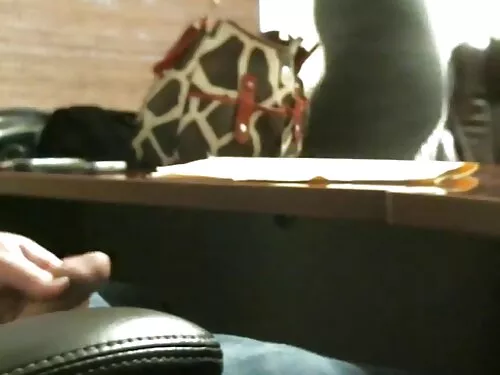 Bărbatul pompat o ia ...