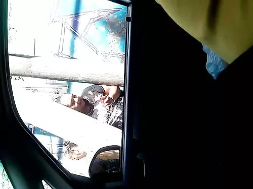 O doamnă bronzată ar ...