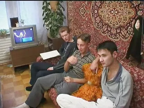 Bărbatul s-a dezbrăc ...