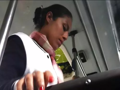 Puiul sexy busty a p ...