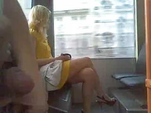 Busty nerușinat cums ...