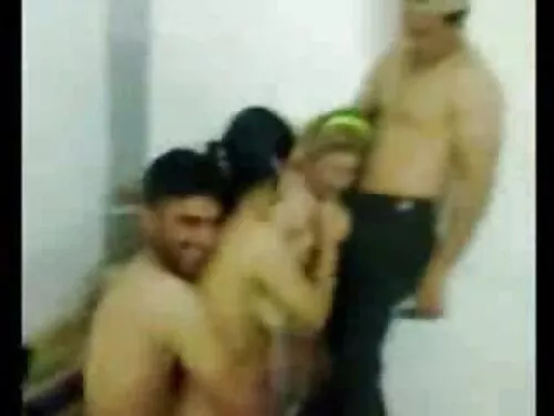 Sex frumos cu o fată ...