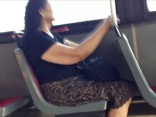 Lăsându-și soțul fil ...